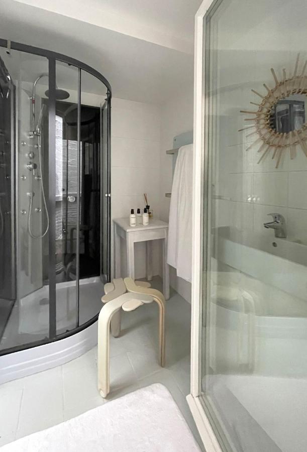 Charming Arty Studioflat, Overlooking The Domain Of A 17Th Century Chapel An Ideal Location For Business Travellers And Peace Seekers Tielrode Екстериор снимка